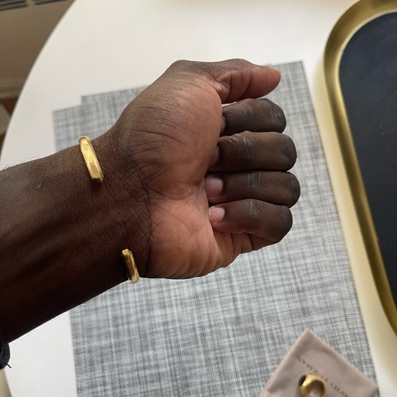 STREMLINE CUFF BRACELET IN 18K YELLOW GOLD - Picture 3 of 4